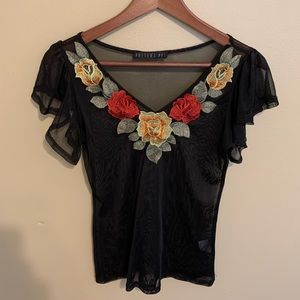 Potter's Pot Mesh Shirt Embroidery Flower